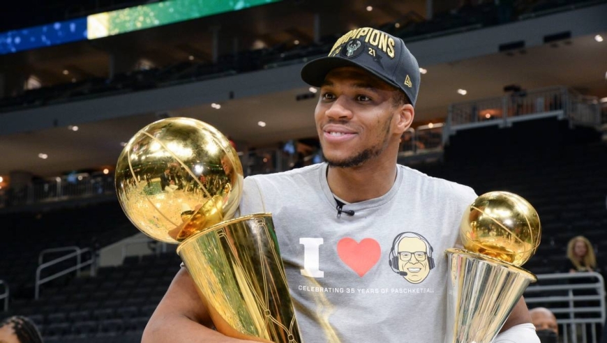 才过了4年啊！夺冠核心四处流落，1人已退役，字母离队倒计时！