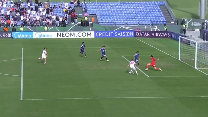约旦U23踩踏对手要害逃红牌失破门良机，随即日本疑似手球越位在先逃过一劫