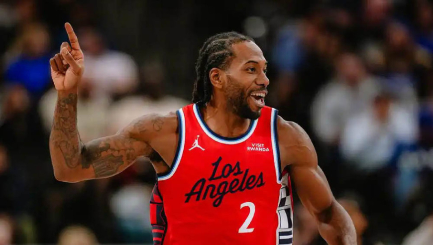 37分大胜！创56年纪录，谁注意伦纳德赛后采访，亲自感谢哈登