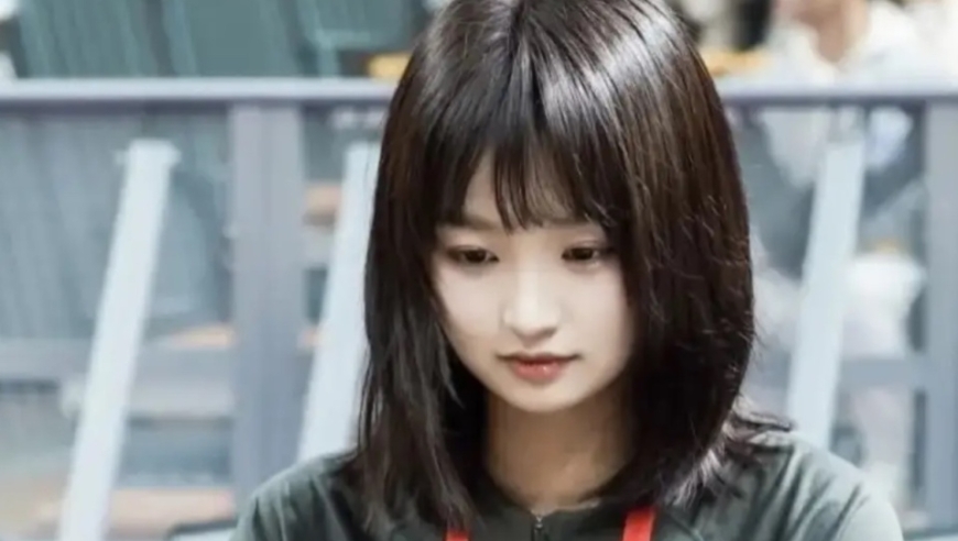 杨瀚森在美国新动态，176女友中秋节晒照，样子甜美职业让人羡慕