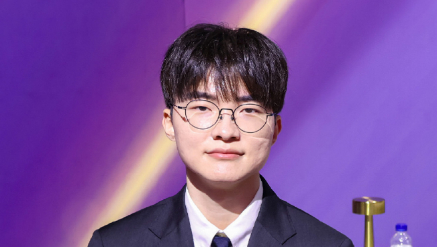 Faker一个月行程结束，首次登陆游戏，4把排位被虐到匆匆下线