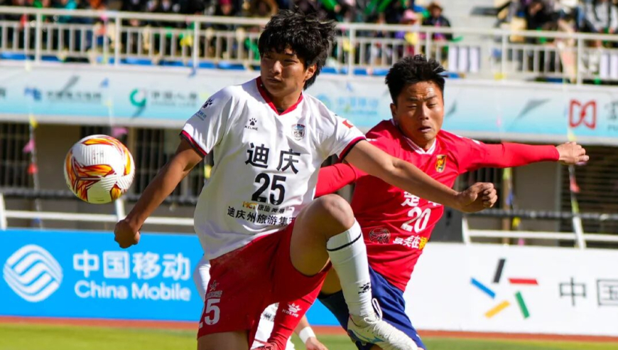 慢镜回放滇超单场三粒神仙球：复刻伊布式滑跪进球+暴力世界波