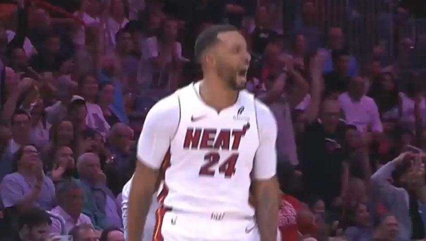 热火疯狂30-2攻击波！ 鲍威尔连中不讲理三分 快船攻防全面崩盘