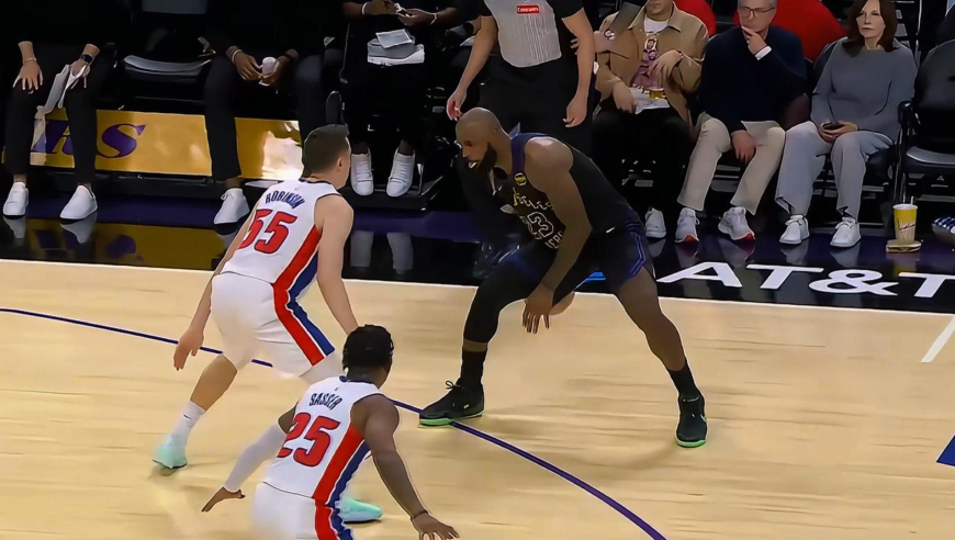 东皇发威！詹姆斯单打硬解三分+东契奇连续三罚全中助湖人疯狂追分