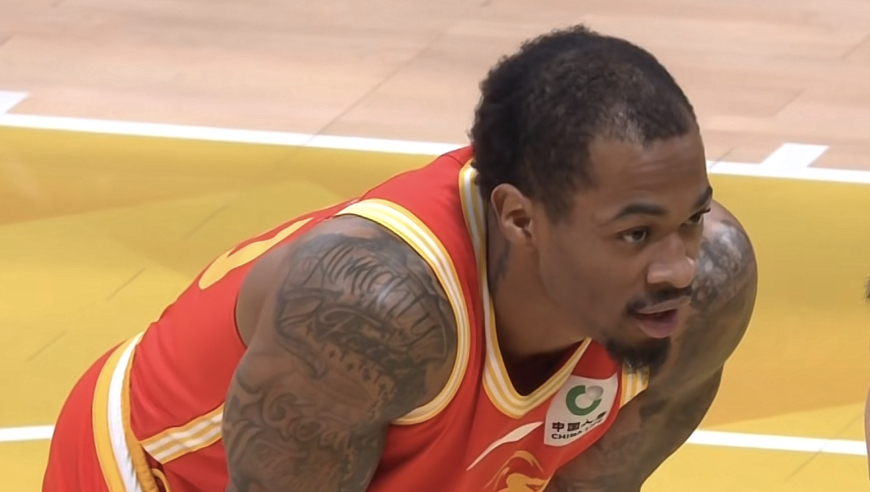 随着广厦96-64大胜辽宁，上海赢江苏，CBA最新排名：第2-6名同分