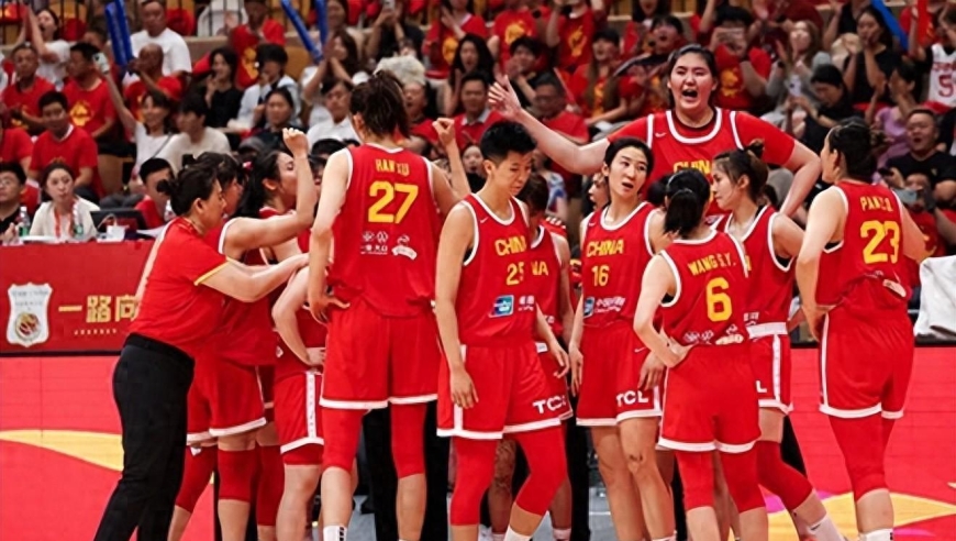 宫导，把李梦请回来吧！球迷：李梦再差也比这两人强啊