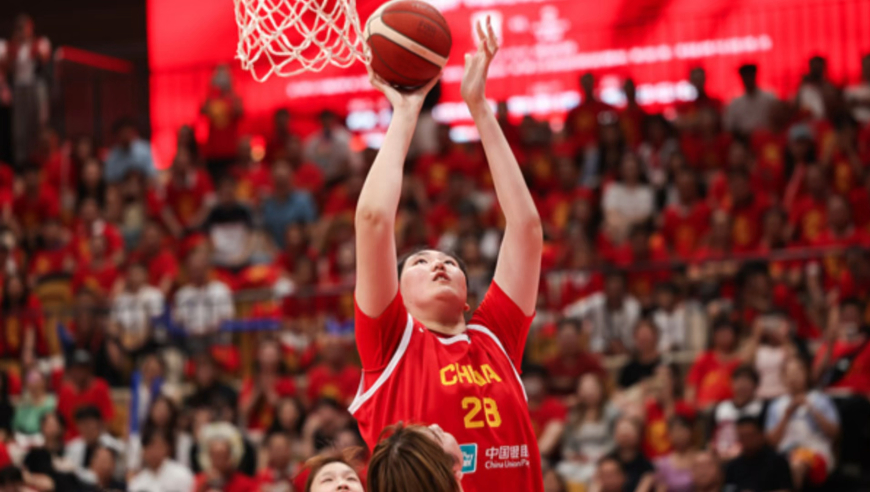 中国女篮32分大胜日本引热议！日本主帅限制张子宇遭打脸 全队11罚全中