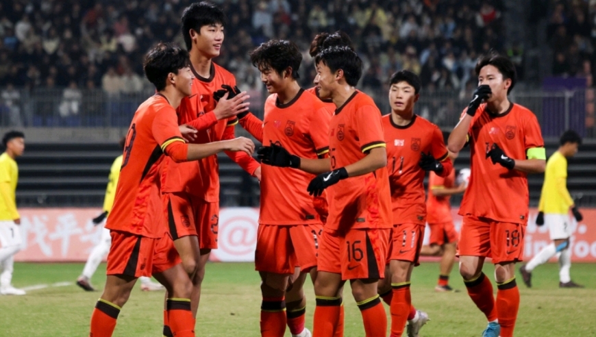 2-0！0-3！同为战乌兹别克，为何U17国足完胜，U16国足却崩盘？