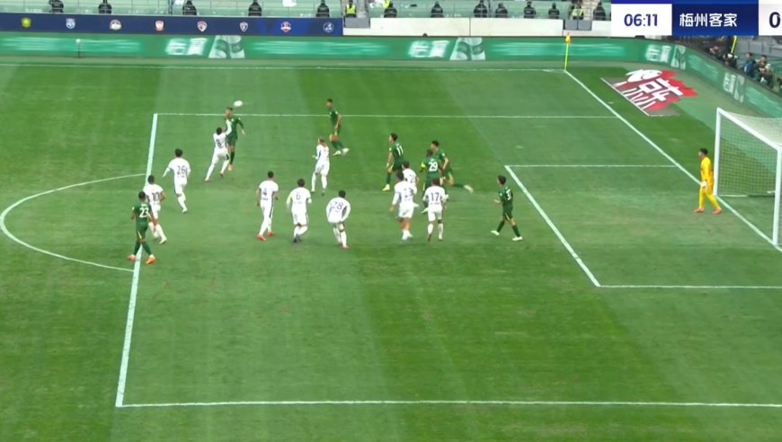 国安这个进球被吹引球迷热议，对手乌龙助攻到底算不算越位，这球你怎么看