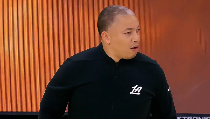 打崩了！魔术末节两分钟4记三分领先快船近30分 卢指导也无奈了