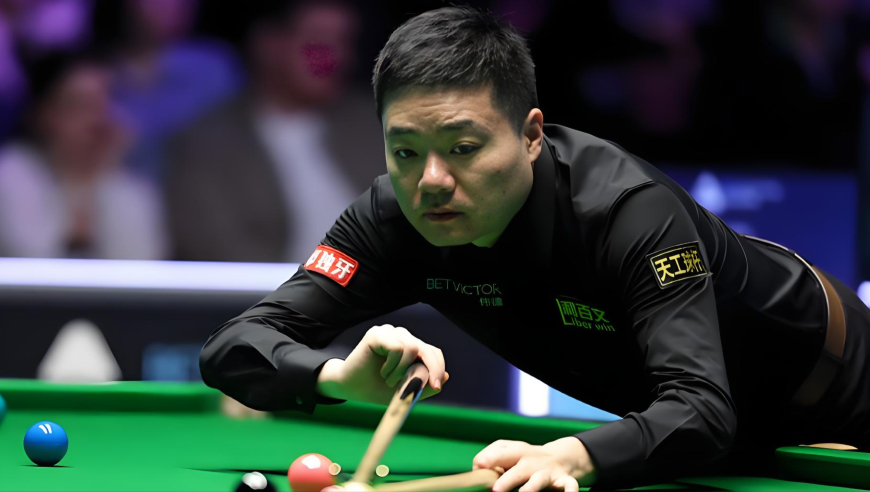 丁俊晖绝境翻盘！赛点连做斯诺克，绝杀罗伯逊冠｜体坛名场面