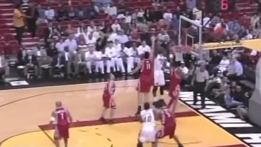 大姚跟奥胖关系真好啊！超清回顾05年热火大战火箭姚麦vs鲨韦！