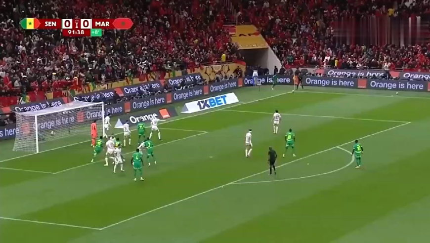 偏帮摩洛哥？还原塞内加尔精彩绝杀球被吹+反被判点，主帅暴怒率队罢赛