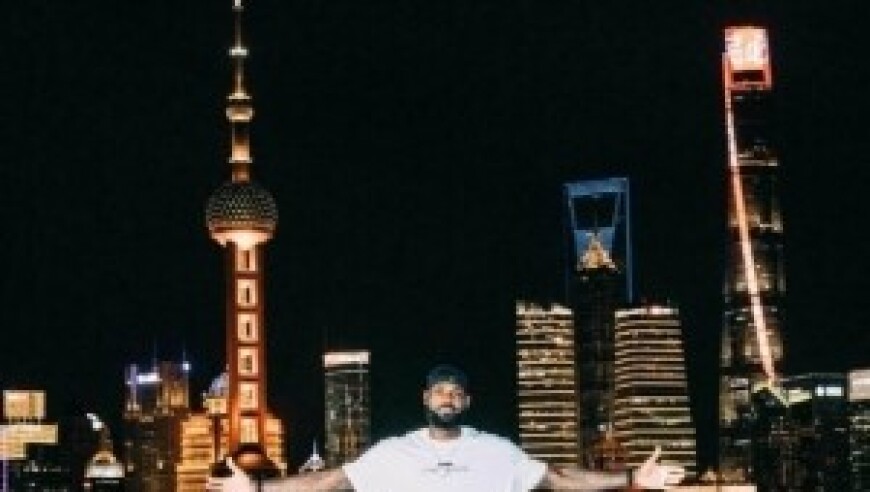 绝美夜景！詹姆斯晒昨晚在外滩拍照组图：上海  夜晚和高度