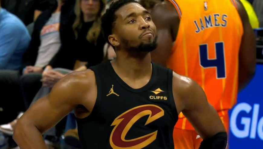 骑士黄蜂生死时刻：黄蜂疯狂追分打回悬念 米切尔四罚全中带走胜利