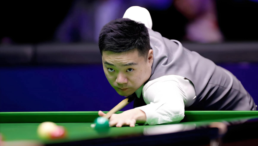 体坛记忆｜斯诺克防守天花板！丁俊晖五库绕台藏黑球，对手被虐到慌神