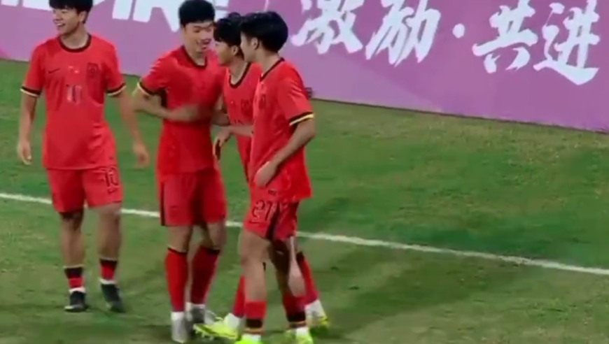 又是大胜！中国男足征服球迷：5场狂轰42球，0丢球