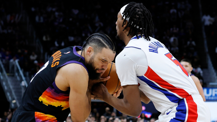 恶汉！狄龙先肘霍兰腹部又打面部 后者暴怒引发冲突裁判果断给恶犯