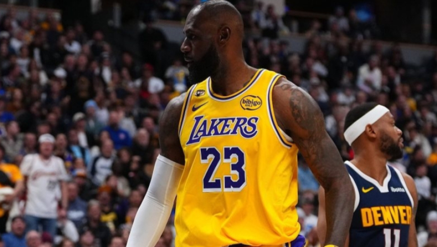 湖人16分逆转掘金守住第5！詹东合砍57分 斯玛特末节12分成神兵