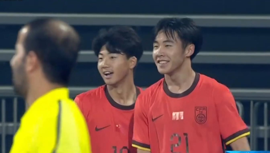 160秒欣赏U17国足4-0击败孟加拉：
帅惟浩戴帽邝兆镭助攻双响，5连胜晋级正赛