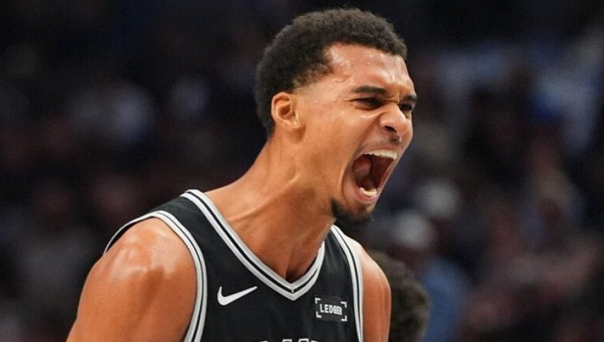 11胜0负！联盟第1！西部豪门露出冠军相，文班亚马表态MVP