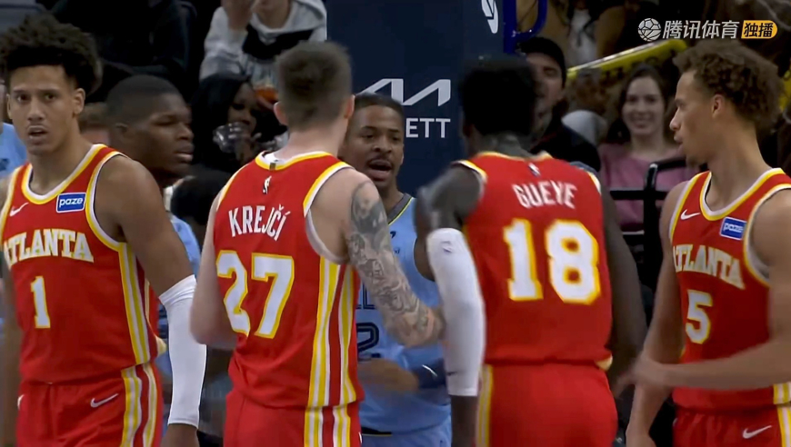 枪王你也敢惹！莫兰特被对手送胯下之辱 起身后就要打架被拉开