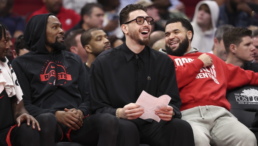 火箭队硬碰硬西部第一！伤病摧毁进攻体系后 美媒建议2换1拿下怀特