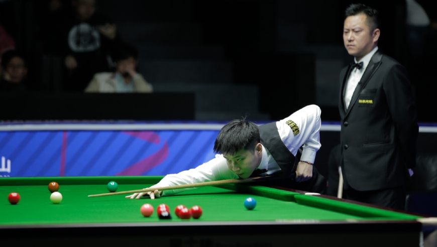 超5分粉球意外摔袋被追回 赵心童彻底发怒 连续长台飚进黄球绿球绝杀