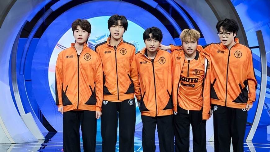 DYG成小组头名，钎城、九尾世纪拥抱，网友锐评：太感动了