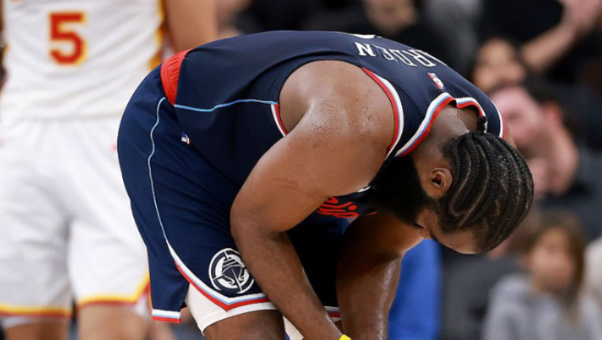 累到弯腰燃尽了！哈登空砍35分10板11助 快船遭17分逆转吞5连败