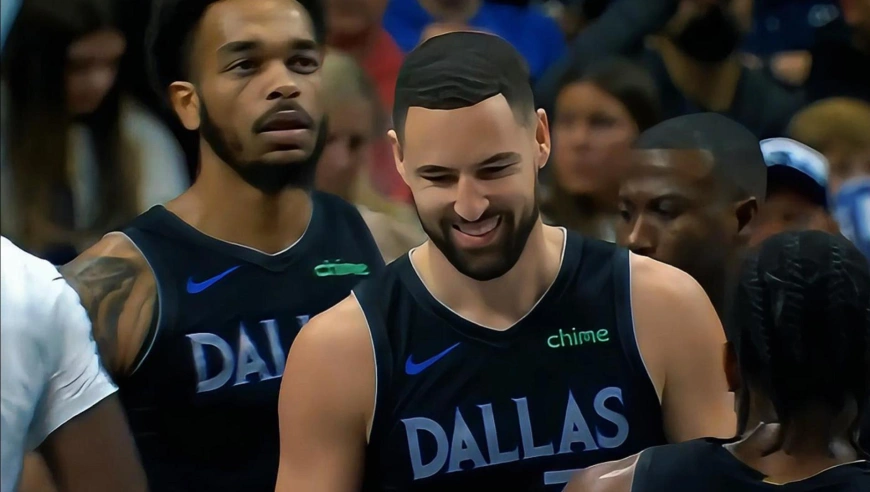 勇士汤返场！独行侠克莱汤普森替补登场一分钟两记三分自己都笑了