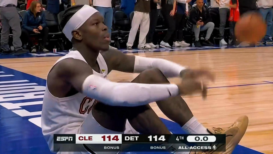 骑士活塞末节神剧情：莫布利两罚一中+活塞三罚全中 施罗德绝杀被盖帽