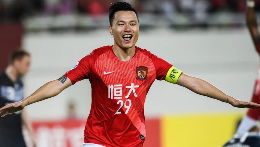 爷青回！老甲A郜林强力鱼跃冲顶破门梦回巅峰恒大，广州1-1北京