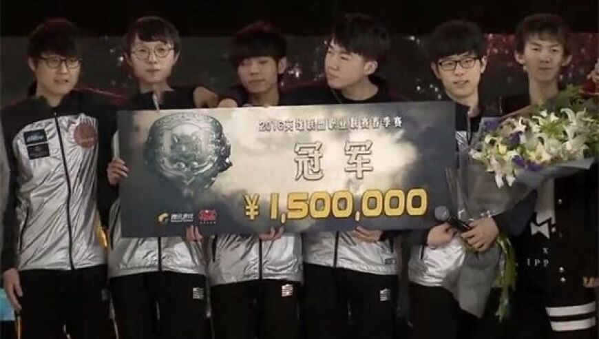 前LPL冠军选手带娃，曾是Uzi的替补