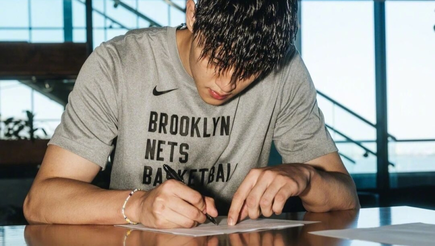 官宣！曾凡博正式签约！又一个中国球员登陆NBA