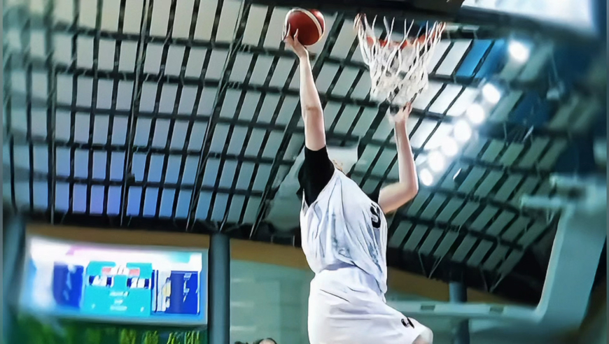 议起复盘｜天空才是极限！张子宇上演实战扣篮 加冕国内女篮第一人