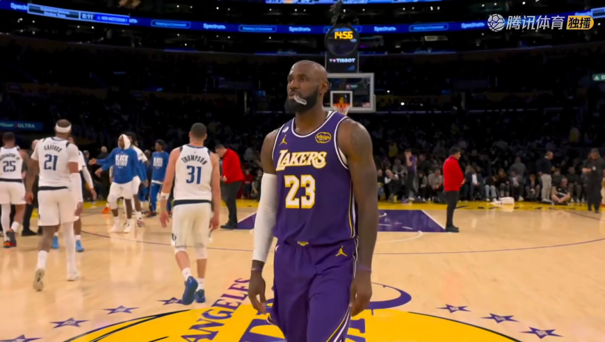 回合制比赛？詹姆斯里夫斯接连失误 独行侠再轰12-0追至仅差1分