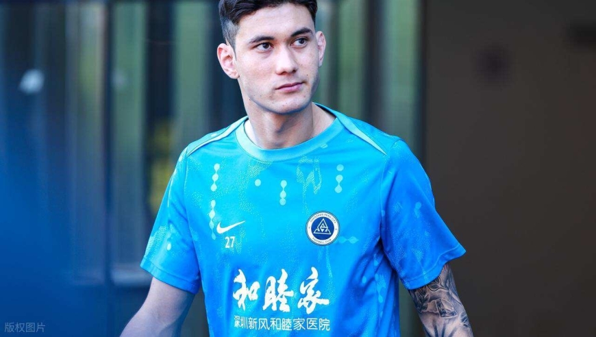 中超进球和数据挂零的他，却入围今年中国金球奖候选人，引发质疑