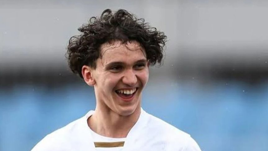 曼联官宣压哨卖第四人，巨头叫停铁闸交易！没买人却化身出租狂魔