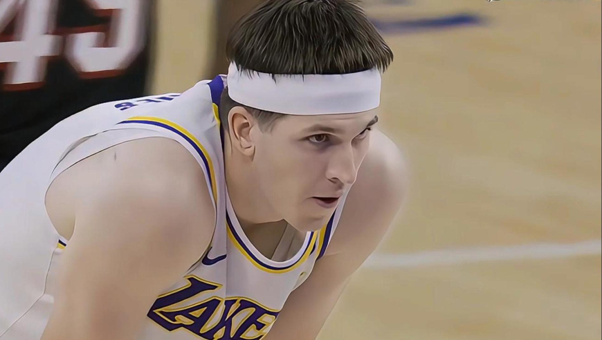 东契奇抡完里夫斯抡！里夫斯连攻带传助湖人100秒再轰10分