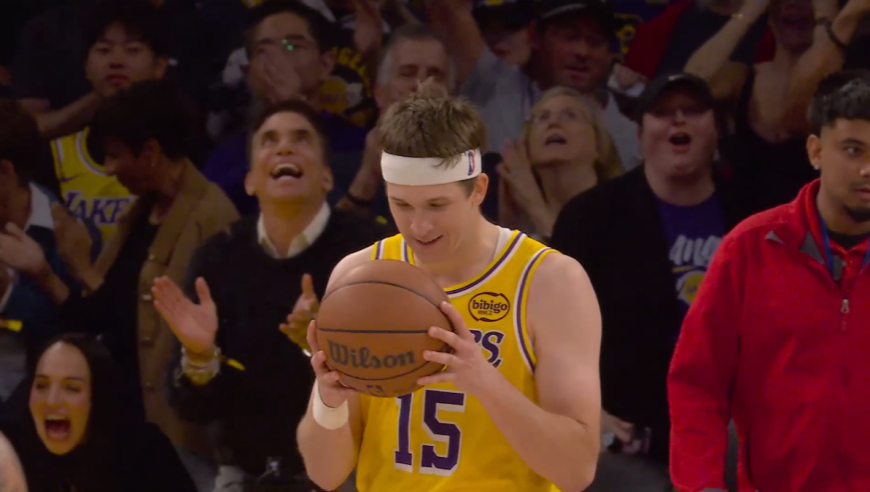 湖人绝杀常规时间决胜时刻：掘金遭重大误判 里夫斯罚球1+2比赛进加时