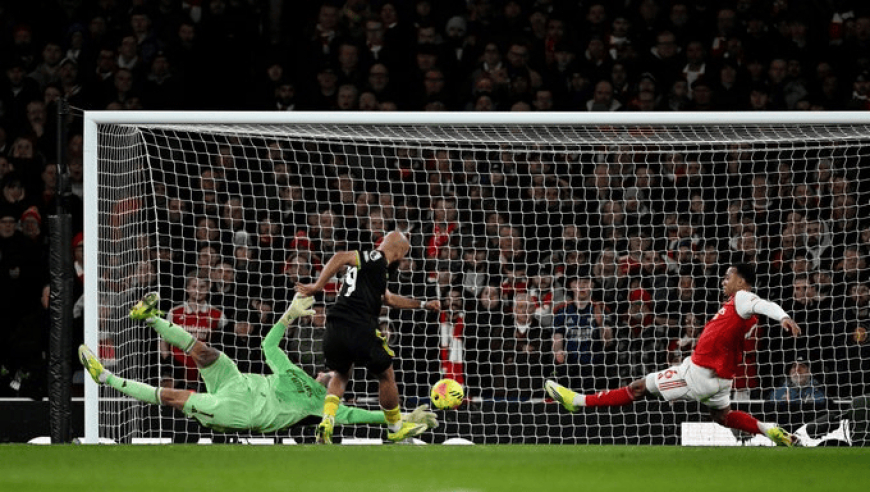 姆伯莫8球领跑队内联赛射手榜，对曼城、利物浦和枪手都进球