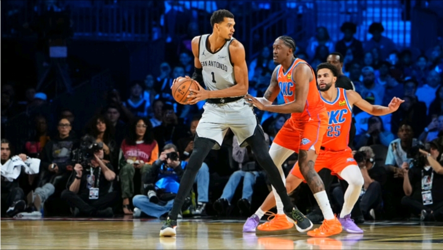 非人类！文班亚马20分钟狂轰22分9板2助2帽，全场球迷沸腾