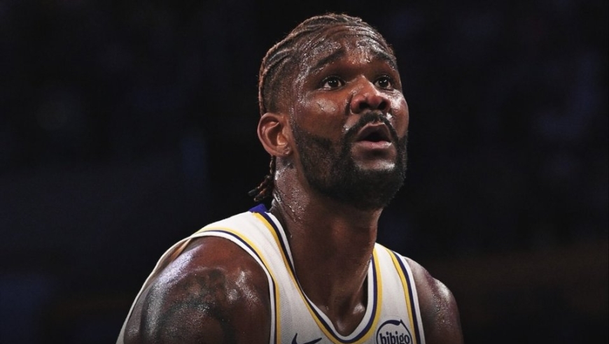 艾顿创湖人队史第一人！25分两双+10投全中+0失误 登上赢球海报封面