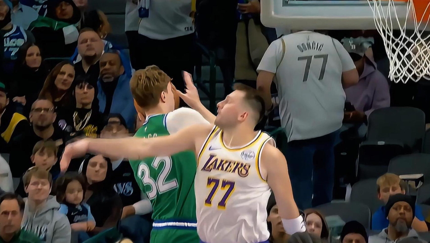 夸张！独行侠第三节轰10-0攻击波 湖人艾顿疯狂错失机会被换下