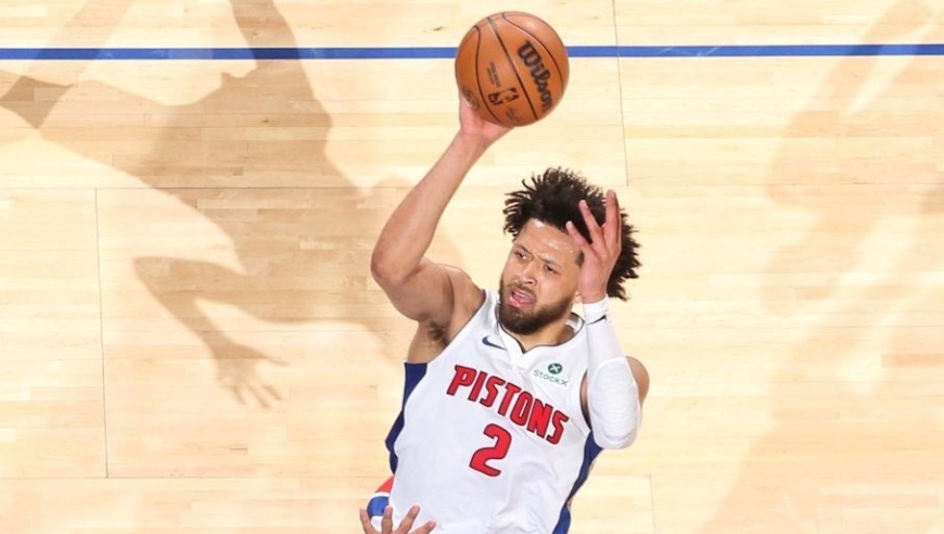 东部第一轰然倒地！坎宁安30+8+8难救主，奇才掀翻活塞欢迎浓眉哥