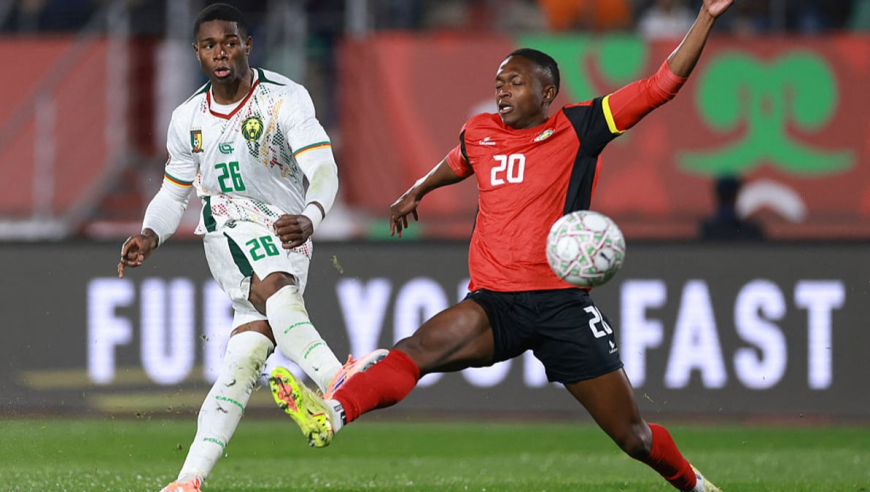 抽象的非洲杯！慢镜看倒地回旋送逆天乌龙球，喀麦隆2-1世界波逆转