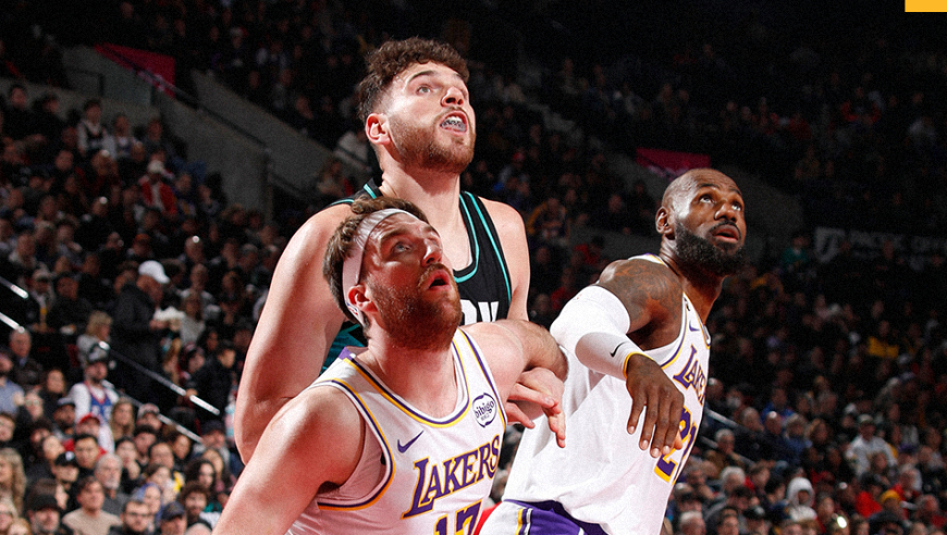 詹姆斯准三双，湖人惨败开拓者！杨瀚森3分钟1失误，湖人难守前六