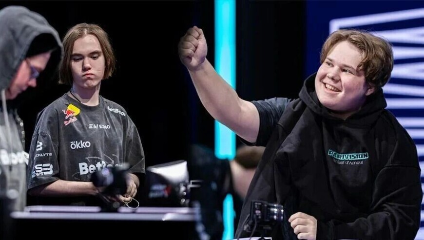 zweih掀翻老东家，四强有三大动物园入围，独缺绿龙！s1mple重返最受关注选手榜一