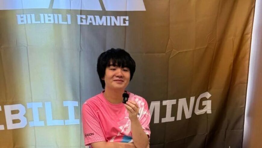 爆了！BLG被曝16强后去商K，玩女模，打扑克，冲上热搜第一